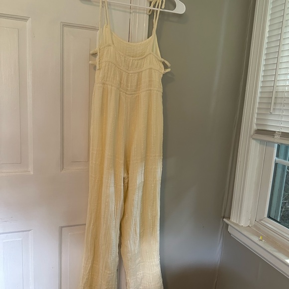 Cream jumpsuit - Picture 3 of 4